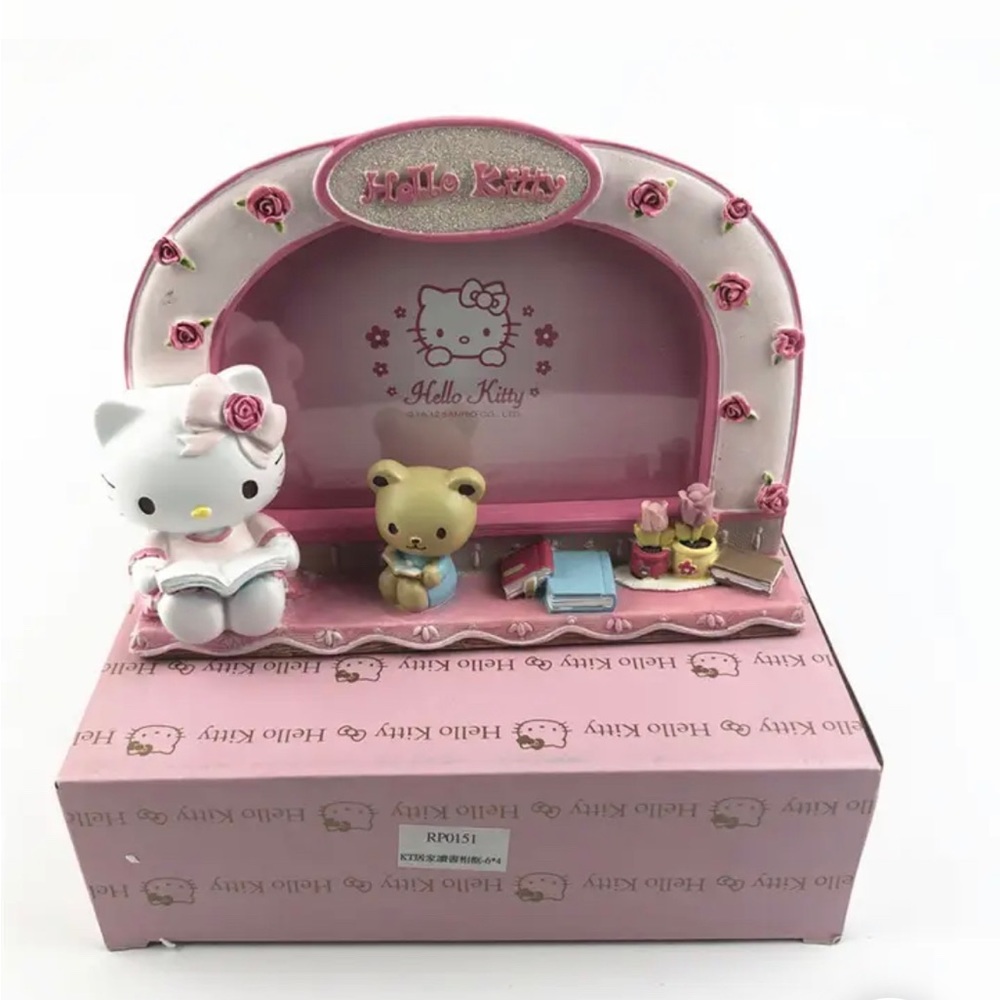 Hello kitty photo frame